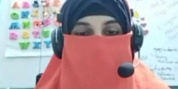 Flash muslim Lady
