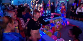 Party ho fucks black dick