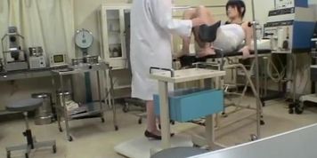 Lesbian Gynecologist ( Voyeur) (Japanese) (Strap-On)