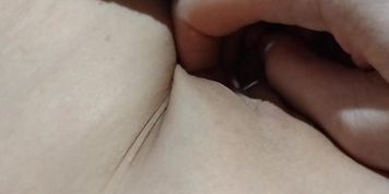 I LOVE TO PLAY WITH MY PINK PUSSY BEFORE I GO TO BED &hearts;️?? close up view (Brittany Bardot, Kendra Lust)
