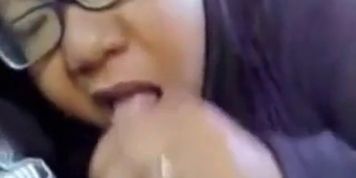 Amateur Chubby Asian Teen bus bj - video 1