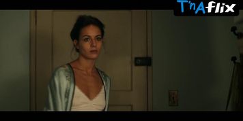 Antonia Desplat Sexy Scene  in Shantaram