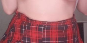 Caliente me muestra sus tetas