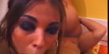 Latinas Alejandra y Maria se ponen como unas rameras insaciables en su trabajo de putas de alquiler