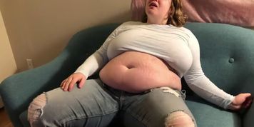 CHUBBY BBW STUFFS HERSELF WITH CAKE AND EXPANDS BELLY