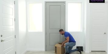 Lonely Cougar Lets Mover Plow Her Box after Moving Boxes all Day - Brandi Love