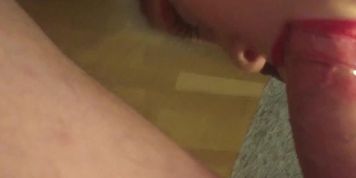Amateur GF gives her bf a christmas gift