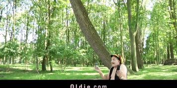Hippie old man seduced and wild fucked by a sexy, teen girl in the forest