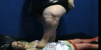Big Woman vs Skinny Girl