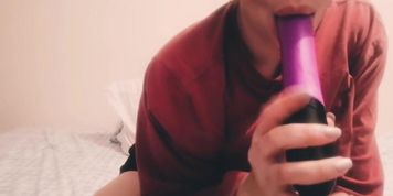 For lack of a big dick I give a blowjob to my toy before putting it in (Angelababy)