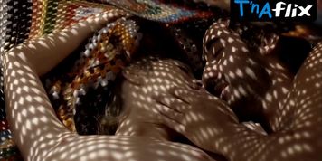 Juliana Schalch Breasts Scene  in O Negocio