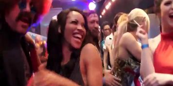 Bisexual club chicks suck dicks in public