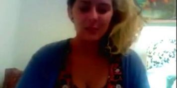 Cute Teen Teaches How To Squirt