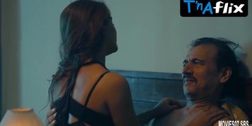 Noor Malabika Sexy Scene  in Siskiyaan Season 2 Part 2