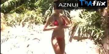 Jessica Jane Clement Breasts,  Bikini Scene  in I'M A Celebrity, Get Me Out Of Here!