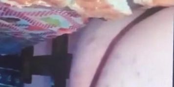 Going viral on Twtr: 18 year old woman FARTING big on FOOD 