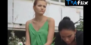 Yana Koshkina Breasts Scene  in Vtoroy Shans