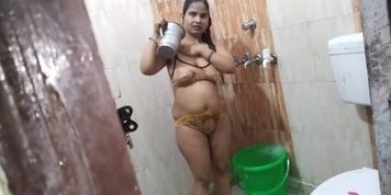 Lesbian Bhabhis Bath