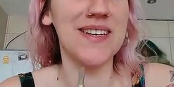 Pierced Latina cam girl