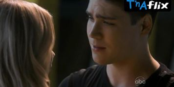 Laura Vandervoort Sexy Scene  in V