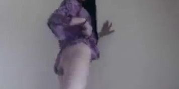 Hot arab giving an oriental tease on webcam, rocking hips and cute ass
