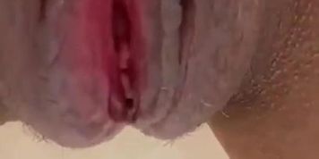 Meaty pussy pumping and squirting (bbw_pussy)