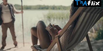 Davina Reeves Bikini Scene  in Zmijowisko