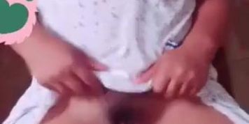 Sobando mi clotoris..bien rico....Sobalo con tu verga.