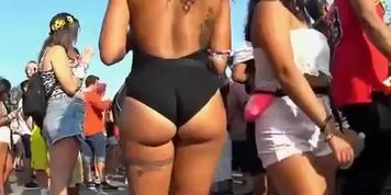 Tattooed chick with nice ass
