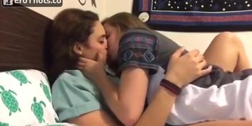 Lesbian kissing 2