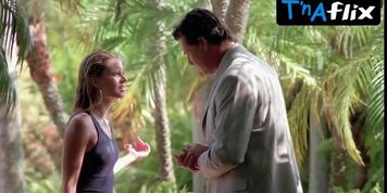 Nikki Griffin Lesbian,  Butt Scene  In Wild Things: Diamonds In The Hard