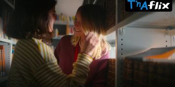 Chiara Bordi Lesbian,  Butt Scene  in Prisma