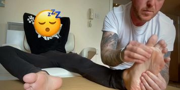 Master gets his sexy feet massaged 