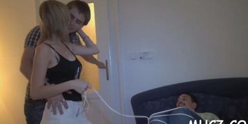 Amateur teen cuckolds her stud