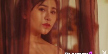 Busty Asian model Wu Muxi reveals perfect naked body in hot photo session