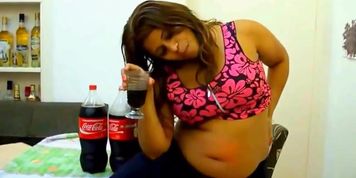 Kianny 7 liters of Coke bloat