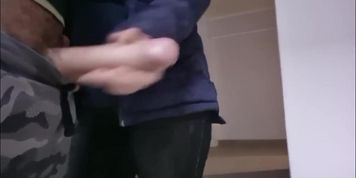 A man flashes a cock to an unfamiliar beautiful girl (deutsche amateure)