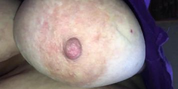 Missus boob shake