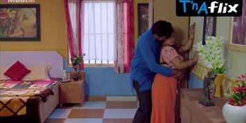 Mahi Kaur Sexy Scene  in Jalebi Part 2
