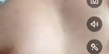   Indonesia  girl like to play with her breast 