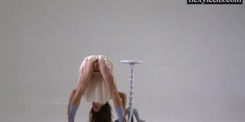 Flexible Teen Urusula Fe (Naked Gymnast)
