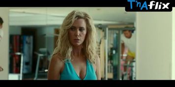 Kristen Wiig Sexy Scene  in Wonder Woman 1984