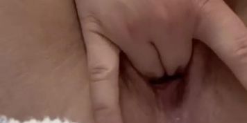 Omg, first time squirting, couldn&rsquo;t get enough 