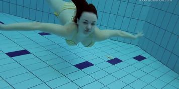 Big boobs shaved babe Lada Poleshuk underwater