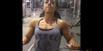 IFBB Pro Michaela Aycock