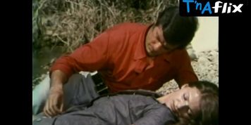 Efi Ploubi Sexy Scene  in Kolasmeni Fysi