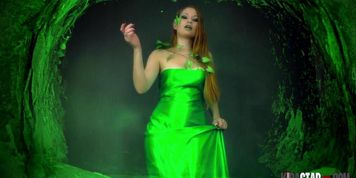 Hypnotic  ivy (Eva Strauss)