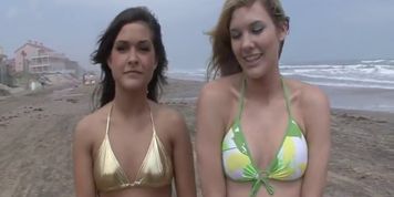 Young Hotties Flash Tits and Pussy For Beads (Daryn Lee)