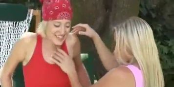 Joelean & Kimberly Kane Lesbian Sex In The Garden