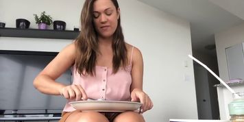 Skinny Girl Belly Stuffing to get Fat